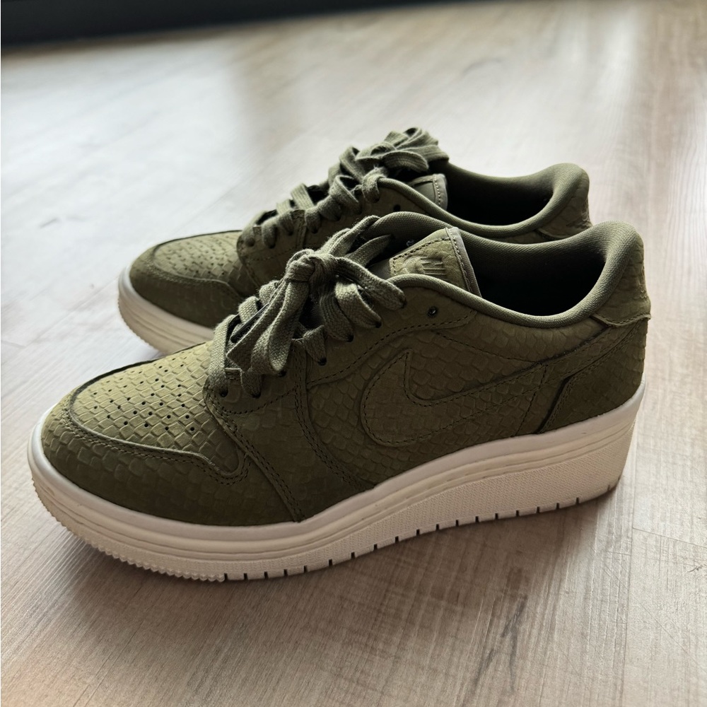 Olive Green Wedge Nike